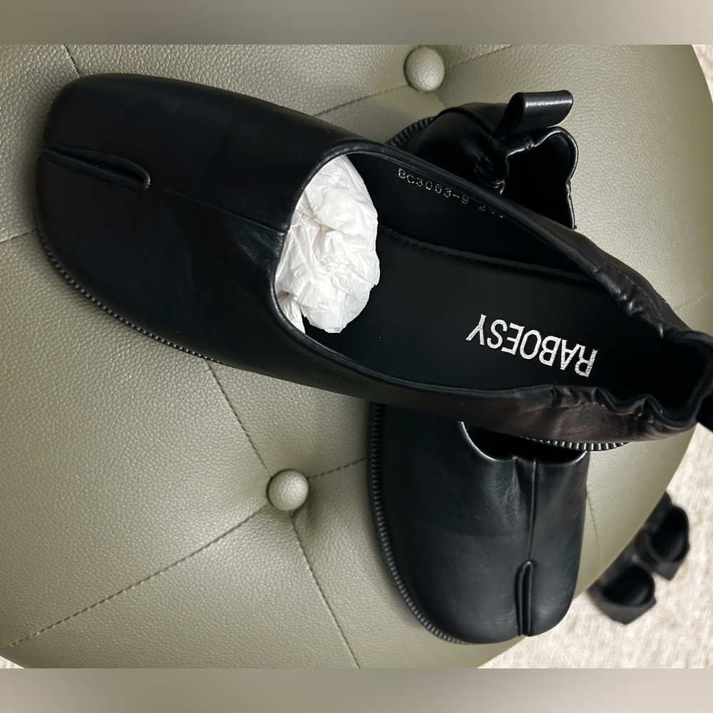 Black, size 8, split toe ,loafer shoe